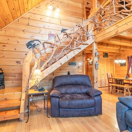 Moonshine Ridge Cabin With Hot Tub And Fire Pit Pigeon Forge Bagian luar foto