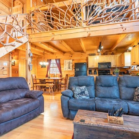 Moonshine Ridge Cabin With Hot Tub And Fire Pit Pigeon Forge Bagian luar foto
