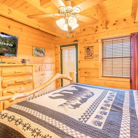 Moonshine Ridge Cabin With Hot Tub And Fire Pit Pigeon Forge Bagian luar foto