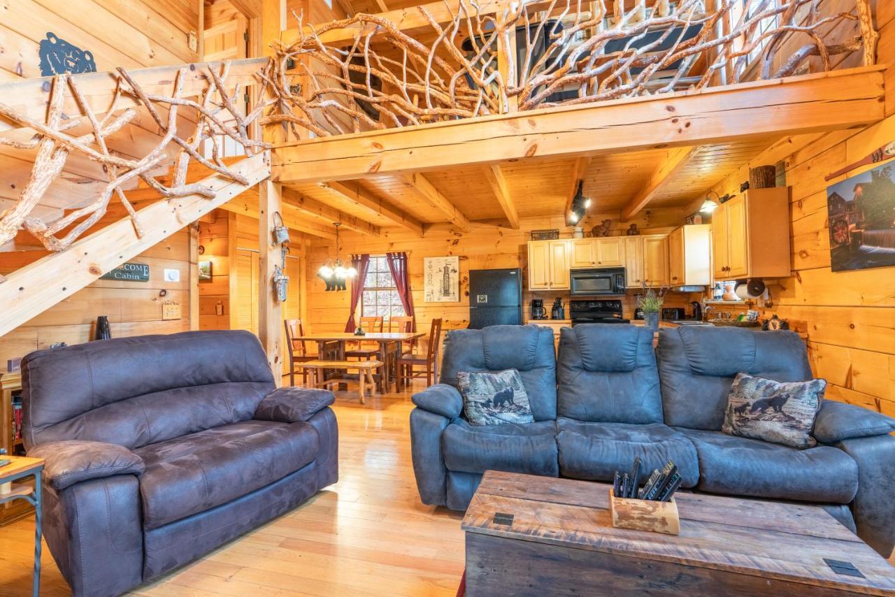 Moonshine Ridge Cabin With Hot Tub And Fire Pit Pigeon Forge Bagian luar foto