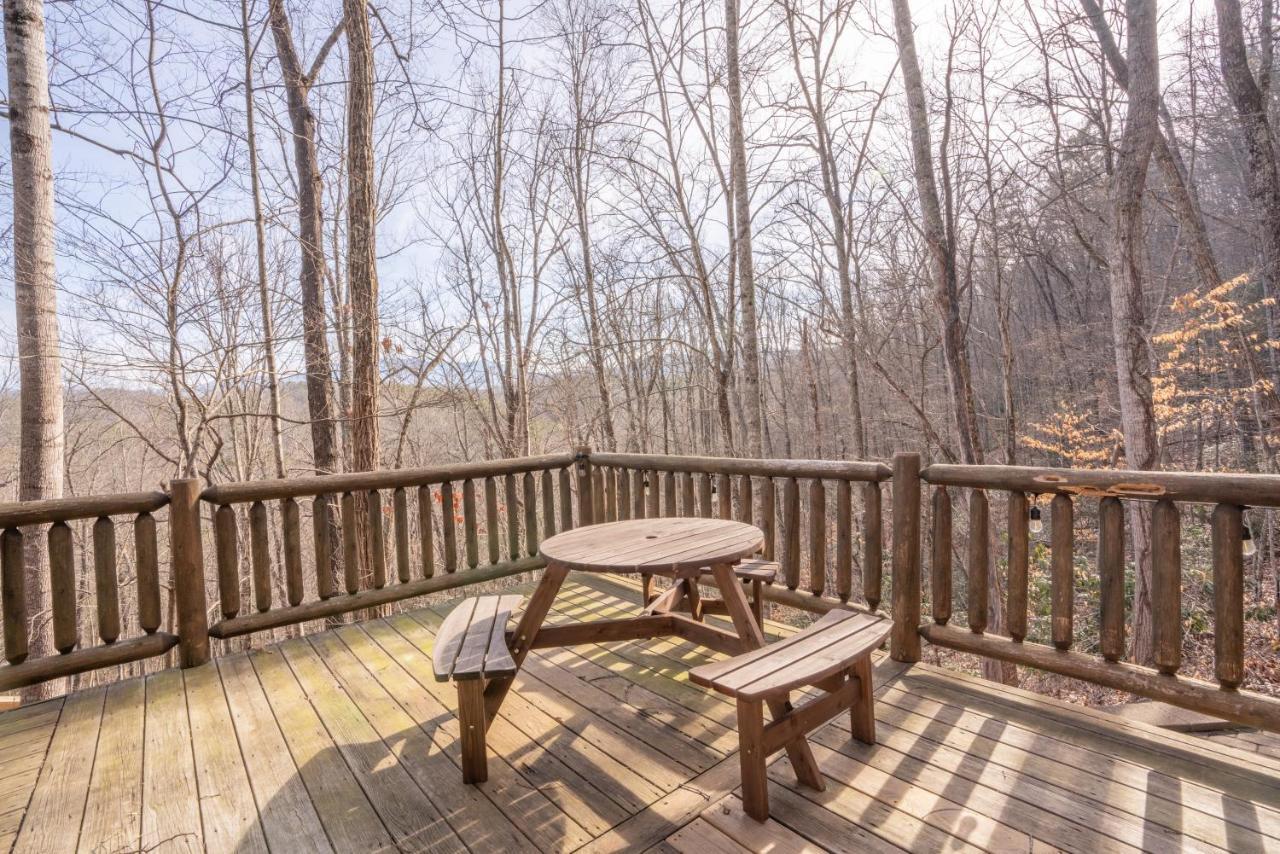 Moonshine Ridge Cabin With Hot Tub And Fire Pit Pigeon Forge Bagian luar foto