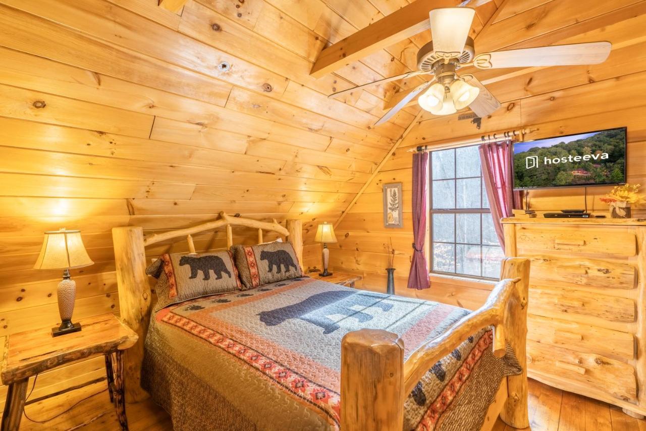 Moonshine Ridge Cabin With Hot Tub And Fire Pit Pigeon Forge Bagian luar foto