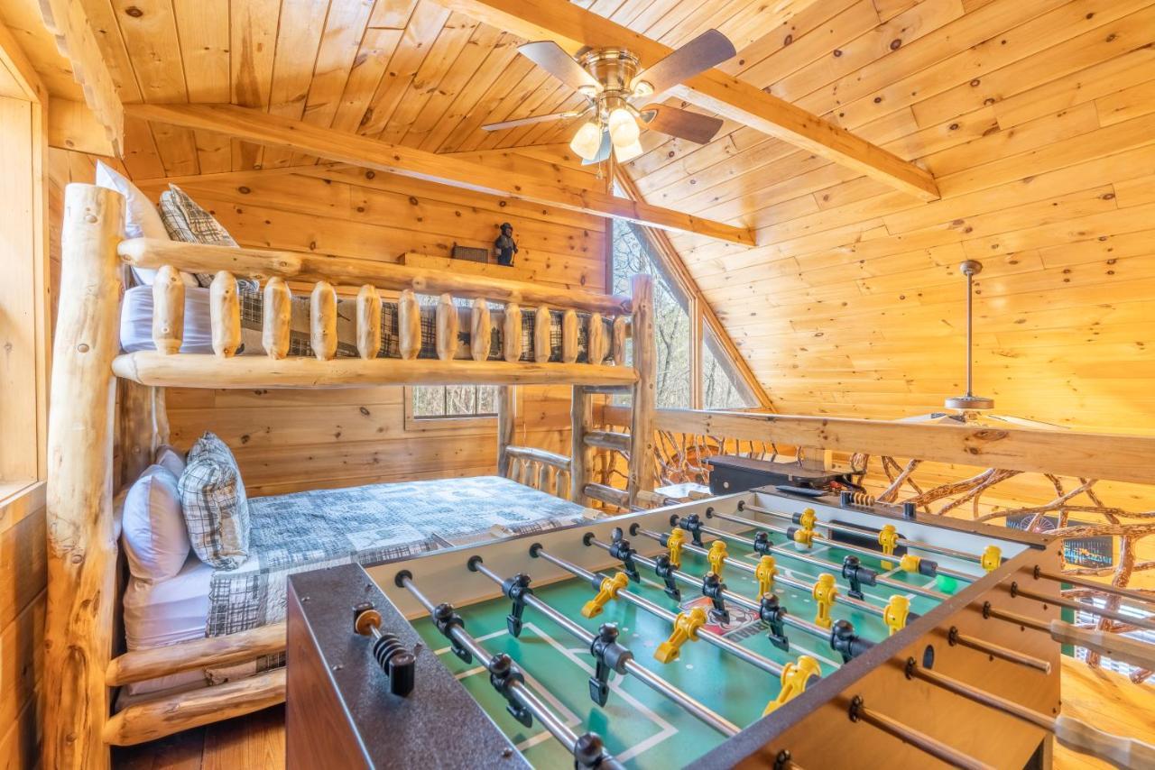 Moonshine Ridge Cabin With Hot Tub And Fire Pit Pigeon Forge Bagian luar foto