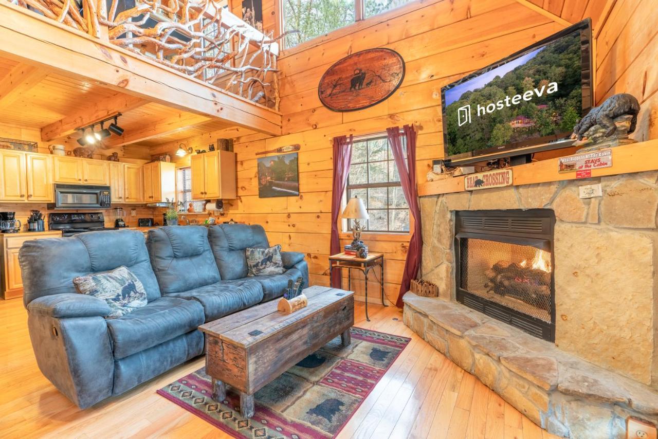 Moonshine Ridge Cabin With Hot Tub And Fire Pit Pigeon Forge Bagian luar foto