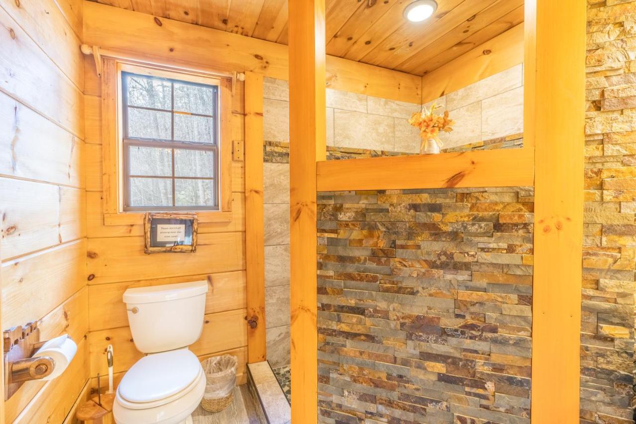 Moonshine Ridge Cabin With Hot Tub And Fire Pit Pigeon Forge Bagian luar foto