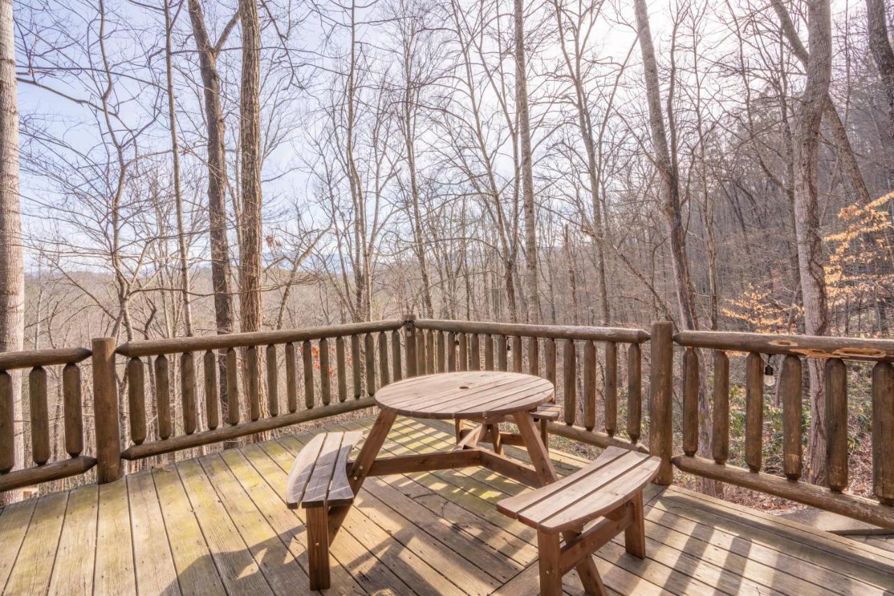 Moonshine Ridge Cabin With Hot Tub And Fire Pit Pigeon Forge Bagian luar foto